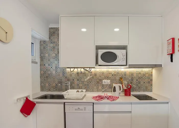 Casas Da Avo V Silveira (Lisbon)